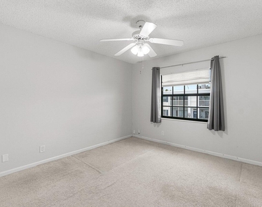 120 Cypress Club Drive - Photo Thumbnail 9