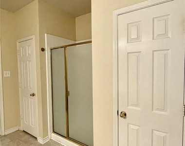 1425 Landsford Drive - Photo Thumbnail 13
