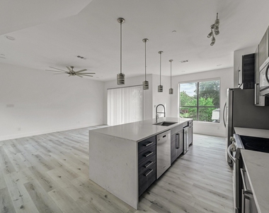 1022 Eldorado Avenue - Photo Thumbnail 6