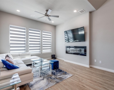 4801 Sagan Drive - Photo Thumbnail 9