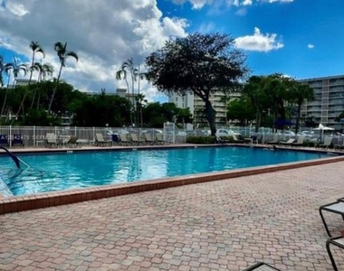 2671 S Course Drive S - Photo Thumbnail 27