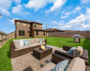217 Still Glen Drive - Photo Thumbnail 13