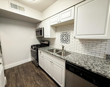 5928 Fletcher Avenue - Photo Thumbnail 7