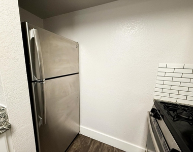 5928 Fletcher Avenue - Photo Thumbnail 8