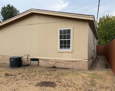 13755 Biggs Street - Photo Thumbnail 27