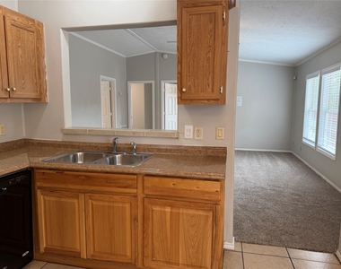 13755 Biggs Street - Photo Thumbnail 19