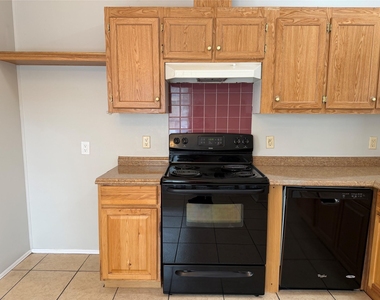 13755 Biggs Street - Photo Thumbnail 18
