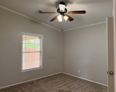 13755 Biggs Street - Photo Thumbnail 11