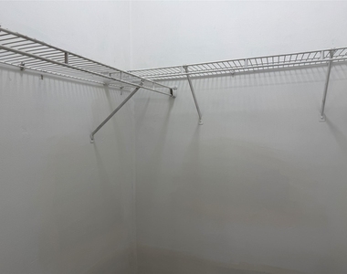 13755 Biggs Street - Photo Thumbnail 15