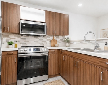 3022 Forest Lane - Photo Thumbnail 4
