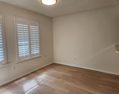 1425 Palmnold Circle W - Photo Thumbnail 12