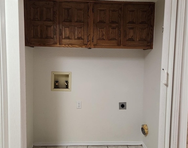 1425 Palmnold Circle W - Photo Thumbnail 10
