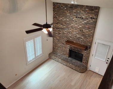 1425 Palmnold Circle W - Photo Thumbnail 7