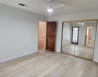 1425 Palmnold Circle W - Photo Thumbnail 15