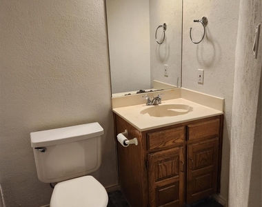 1425 Palmnold Circle W - Photo Thumbnail 23