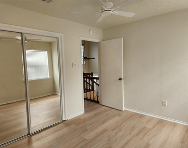 1425 Palmnold Circle W - Photo Thumbnail 19