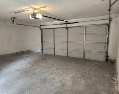 1425 Palmnold Circle W - Photo Thumbnail 25