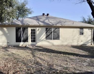 229 Lancelot Drive - Photo Thumbnail 6