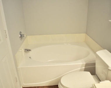 229 Lancelot Drive - Photo Thumbnail 12