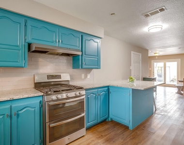 5305 Morley Avenue - Photo Thumbnail 11