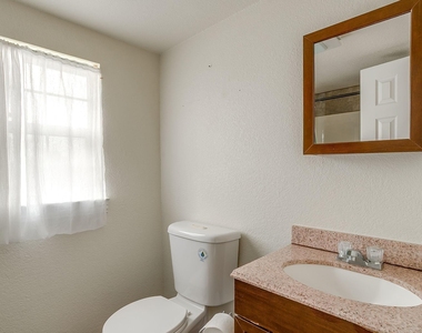 5305 Morley Avenue - Photo Thumbnail 32