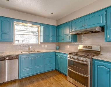5305 Morley Avenue - Photo Thumbnail 9