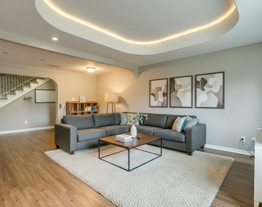 5305 Morley Avenue - Photo Thumbnail 3