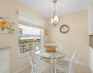 1080 Mahogany Way - Photo Thumbnail 2