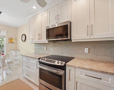 1080 Mahogany Way - Photo Thumbnail 9