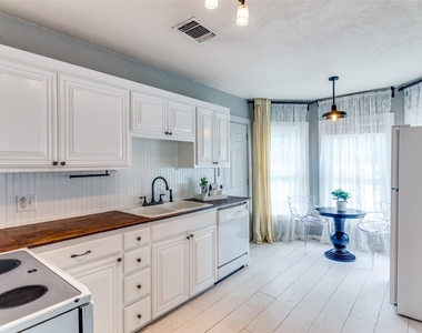 4039 Locke Avenue - Photo Thumbnail 3