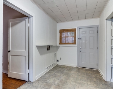 4039 Locke Avenue - Photo Thumbnail 11