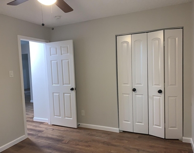 120 Plumthicket Lane - Photo Thumbnail 17