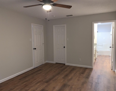 120 Plumthicket Lane - Photo Thumbnail 9