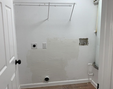 120 Plumthicket Lane - Photo Thumbnail 4
