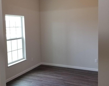 5834 Nw Coosa Drive - Photo Thumbnail 3