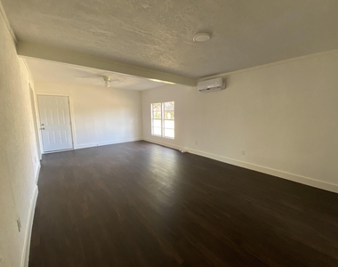 801 Walnut Street - Photo Thumbnail 6