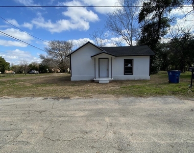 801 Walnut Street - Photo Thumbnail 2