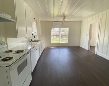 801 Walnut Street - Photo Thumbnail 8