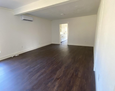 801 Walnut Street - Photo Thumbnail 24