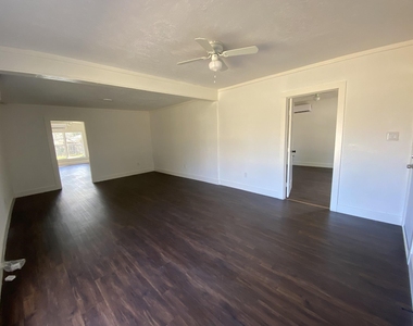 801 Walnut Street - Photo Thumbnail 5