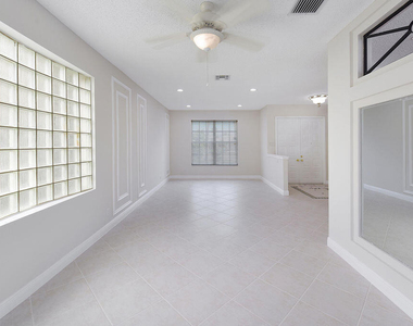 7259 Norwich Lane - Photo Thumbnail 5