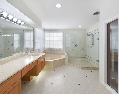 7259 Norwich Lane - Photo Thumbnail 15