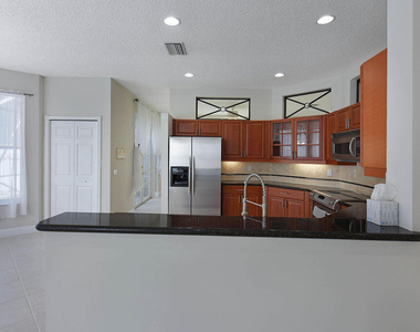 7259 Norwich Lane - Photo Thumbnail 2