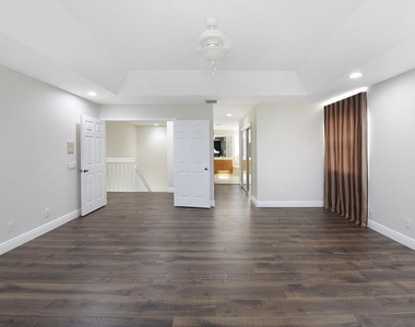 7259 Norwich Lane - Photo Thumbnail 12