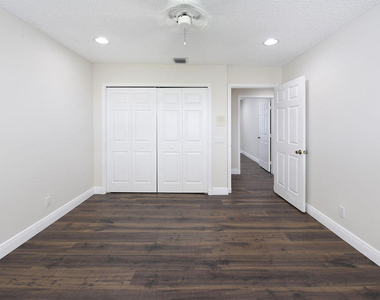 7259 Norwich Lane - Photo Thumbnail 22