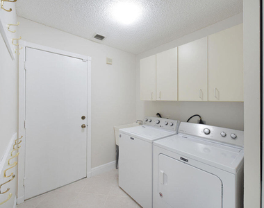 7259 Norwich Lane - Photo Thumbnail 37