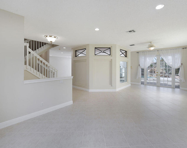 7259 Norwich Lane - Photo Thumbnail 4