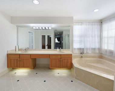 7259 Norwich Lane - Photo Thumbnail 40