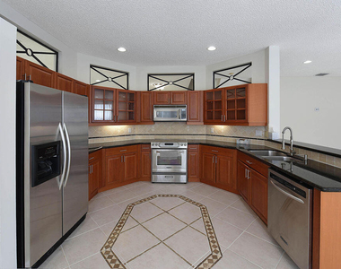 7259 Norwich Lane - Photo Thumbnail 1