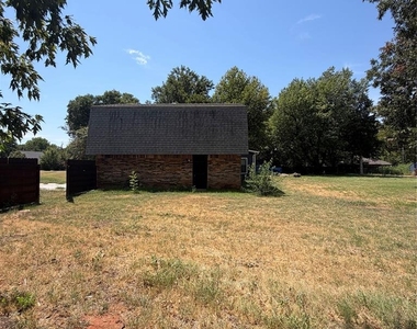237 E Mohr Lane - Photo Thumbnail 2